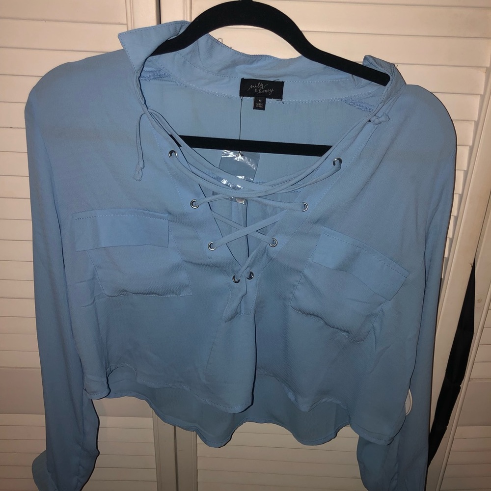 Cropped long sleeve blouse, light blue